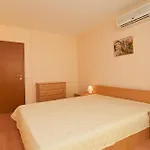 Апартамент Crown Club Свети Влас
