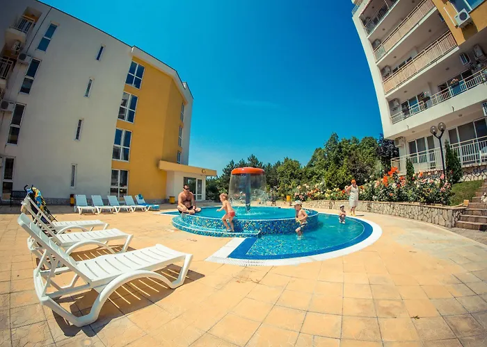 Crown Club Apartment *