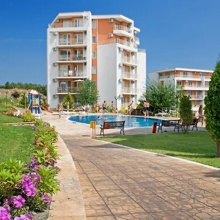 Апартаменты Crown Club *