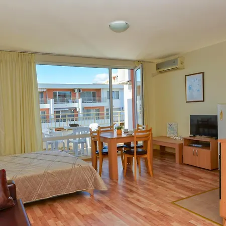 Апартаменты Crown Club *