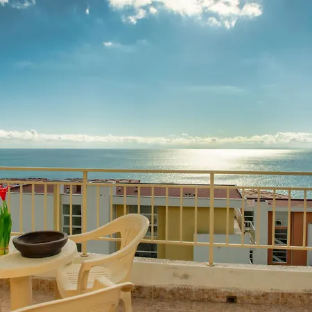 Апартаменты Crown Club *