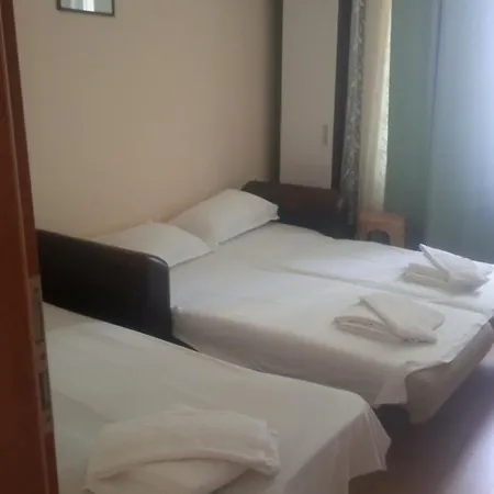 Crown And Imperial سفيتي فلاس