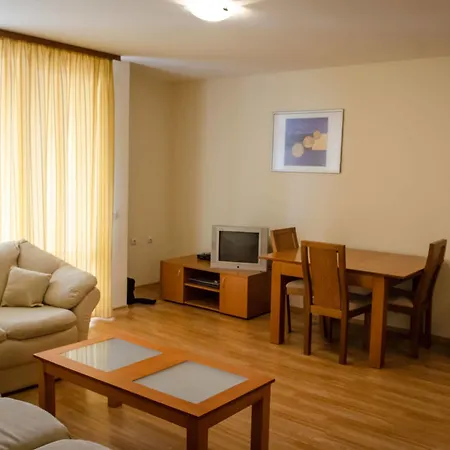 Апартаменты Crown Club *