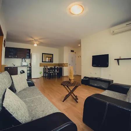 Апартаменты Crown Club *