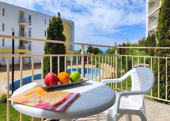 Апартамент Crown Club *