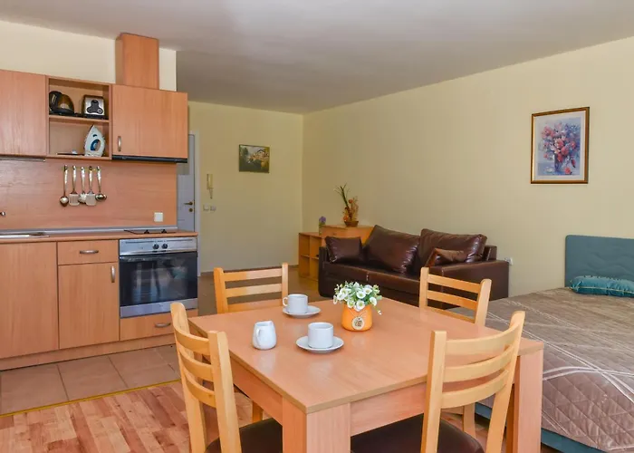 Crown Club * Sveti Vlas