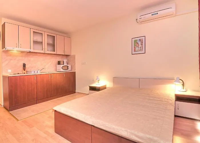 Crown Club Свети Влас